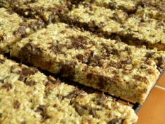 Homemade Chocolate Chip Granola Bars Recipe — My Spice Sage